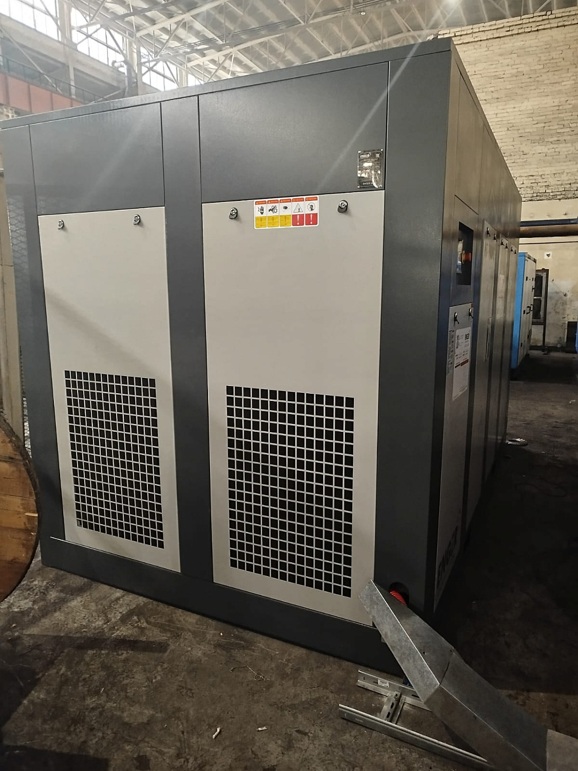 Винтовой компрессор "Enger" HB-250DFE 8 для АО "НМЗ им. Кузьмина"